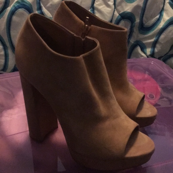 Aldo Shoes - Aldo size 7 heel bootie